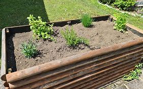 By Toni - Ferienwohnung mit Garten in Garmisch